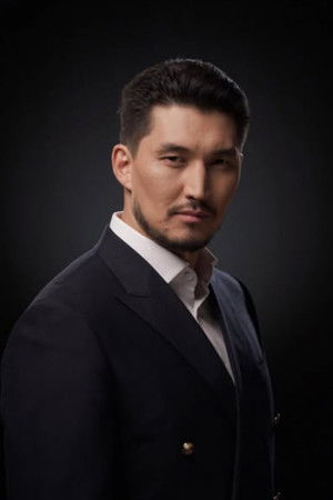 Adil Akhmetov profil kép