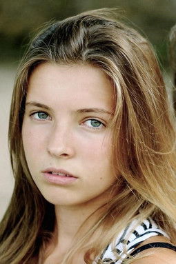 Nova Louna Castano