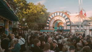 90 år med Cirkusrevyen háttérkép