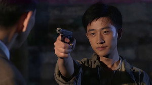 黎明前的暗战 kép