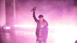 Aime Simone en concert à Cannes háttérkép
