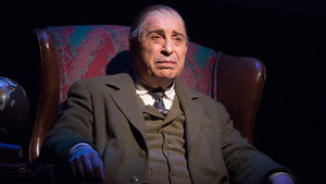 C.S. Lewis Onstage: The Most Reluctant Convert háttérkép