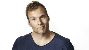 Simon Talbot: Talle Alene I Verden háttérkép