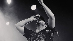 Bob Bissonnette: ROCKSTAR. Pis pas à peu près háttérkép