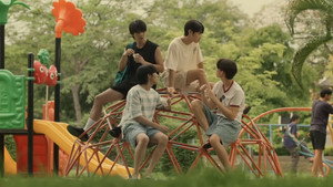 ต้นส้มอยู่บ้านเขา แต่ผลส้มหล่นมาบ้านเราตลอดเลย kép