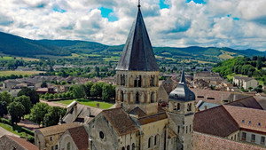 Macht und Armut: Die Mönche von Cluny háttérkép