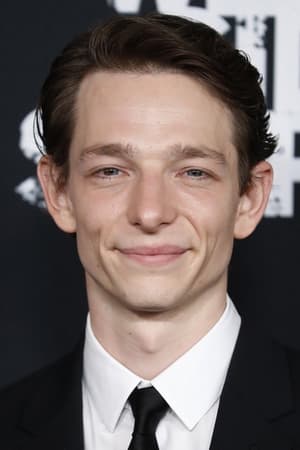 Mike Faist profil kép