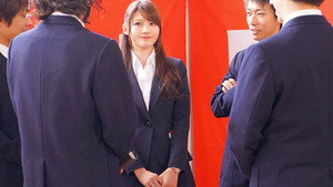 卒業式、教え子達に屈辱的に輪姦されたワタシ… háttérkép