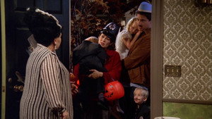 Szeretünk Raymond 3. évad Ep.6 Halloweeni meglepetés