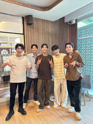 ทำนายทายทัพ poszter