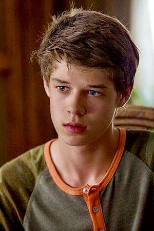 Colin Ford profil kép