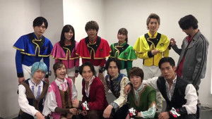魔進戦隊キラメイジャーVSリュウソウジャー háttérkép