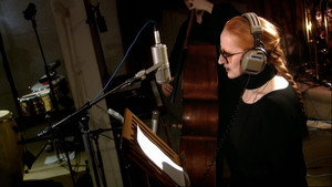 Mina in Studio háttérkép