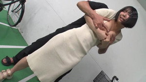 同じマンションに住む無防備な透けパン美尻女に浣腸をぶち込んだら我慢できず着衣噴射2 háttérkép