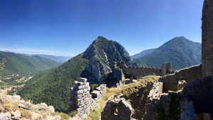 The Glorious Story of Castles háttérkép