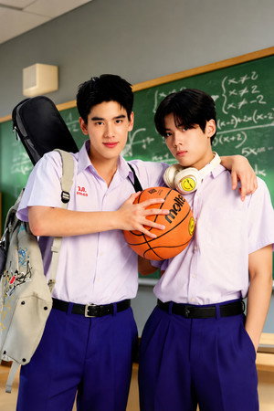 เพื่อนสนิทระวังคิดไม่ซื่อ poszter