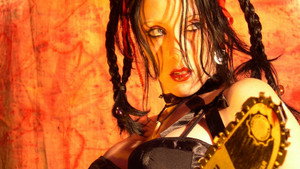 Chainsaw Sally háttérkép