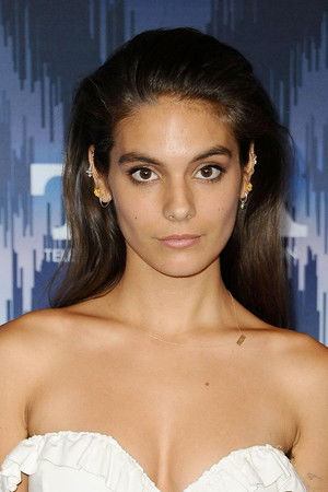 Caitlin Stasey profil kép