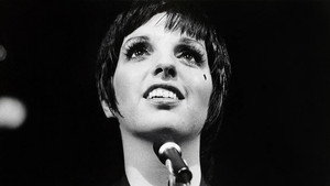 Liza with a Z háttérkép