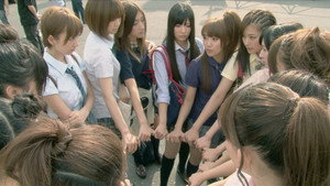 DOCUMENTARY of AKB48 Show must go on 少女たちは傷つきながら、夢を見る háttérkép