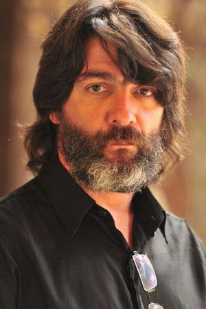 César Troncoso profil kép