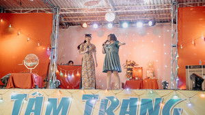 Miệng đời háttérkép