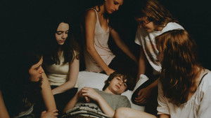 Amy George háttérkép
