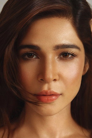 Ayesha Omar profil kép