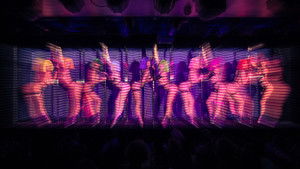 Crazy Horse, un cabaret nommé désir háttérkép