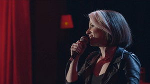 Malena Pichot: Estupidez compleja háttérkép