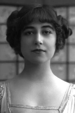 Yvonne Arnaud profil kép