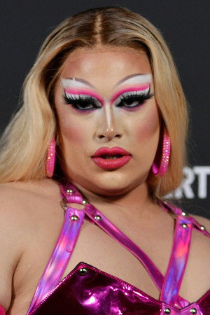 /jObsa9ZzYUNTrh4xnYN8JQGVi2j.jpg