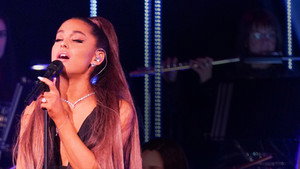 Ariana Grande at the BBC háttérkép
