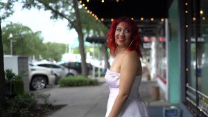 Hot Mess in a Wedding Dress háttérkép