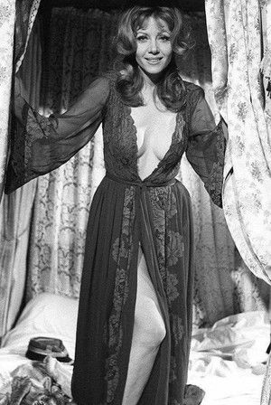 Ingrid Pitt profil kép