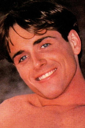 Kurt Young profil kép