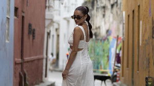 Egy ital Shay Mitchell-lel kép