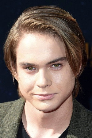 Judah Lewis profil kép