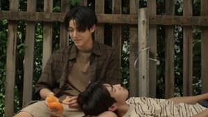 ต้นส้มอยู่บ้านเขา แต่ผลส้มหล่นมาบ้านเราตลอดเลย kép