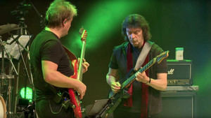 Djabe & Steve Hackett – Live In Györ háttérkép