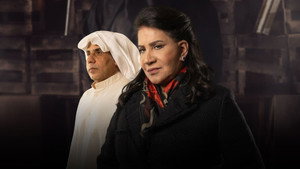 سيدة العتمة kép