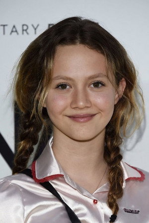 Iris Apatow profil kép