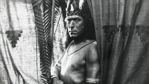 The Captive God háttérkép