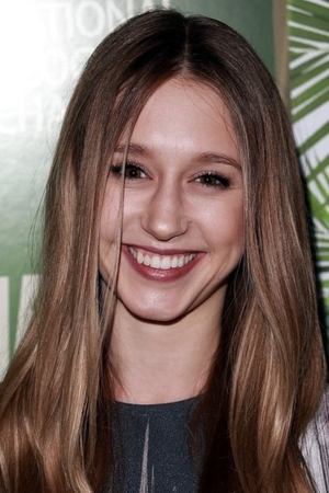 Taissa Farmiga profil kép