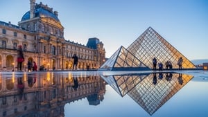 Le Louvre, un musée pharaonique háttérkép