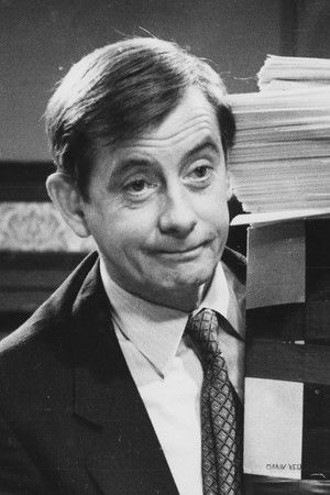 Derek Fowlds profil kép