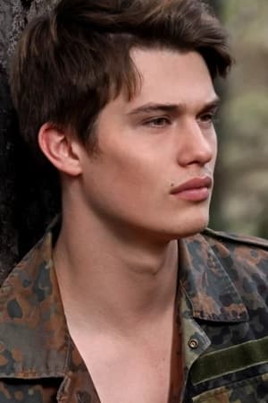 Nicholas Galitzine profil kép