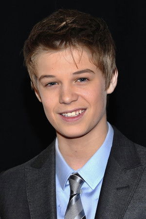 Colin Ford profil kép