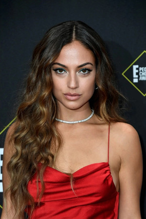 Inanna Sarkis profil kép