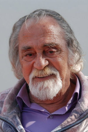 Mustafa Dik profil kép